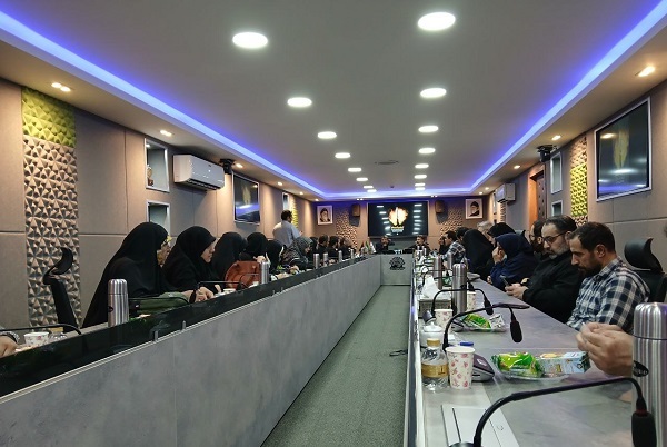 ارسالی///// راهبرد ادبیات متعهد، ایجاد آگاهی عمیق درباره دشمن است ارسالی///// راهبرد ادبیات متعهد، ایجاد آگاهی عمیق درباره دشمن است