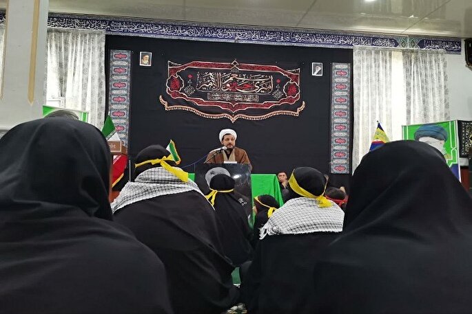 نخستین جهادگر عرصه تبیین حضرت زینب (س) است