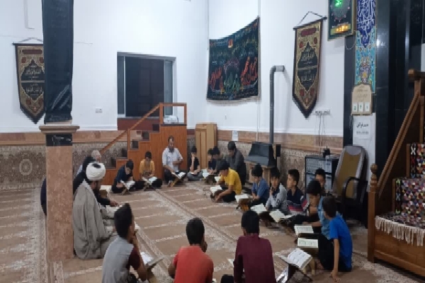 برگزاری محفل هفتگی انس با قرآن در شاهین‌دژ