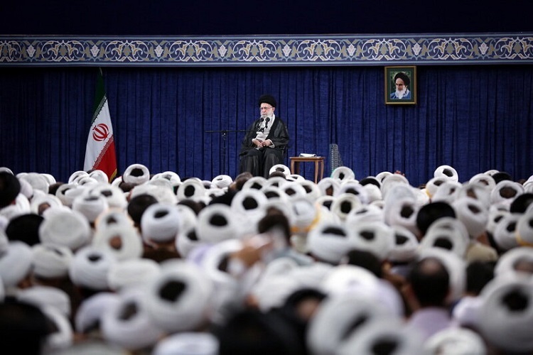 ارسال/ حمایت ۴۰۰ نفر از فقها و مجتهدین بر حکم محاربه تهدیدکنندگان رهبر انقلاب