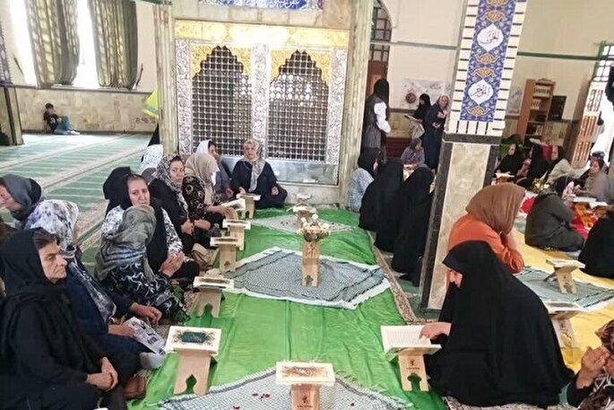 محفل انس با قرآن در سنندج؛ نوری برای شهدای ولایت و رزمندگان اسلام