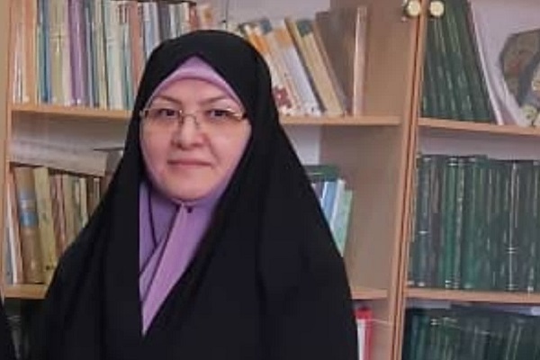 دلارا نعمتی استاد دانشگاه آزاد اسلامی کرج