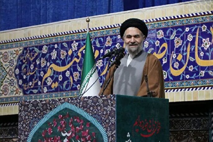 مقاومت و ایستادگی تنها راه پیروزی بر دشمنان است