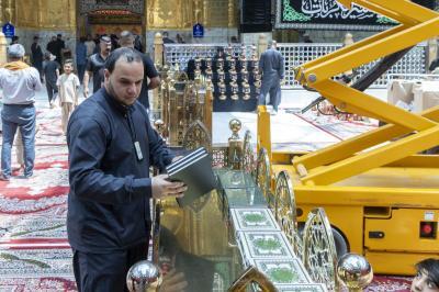 تامین 15 هزار جلد قرآن و کتاب ادعیه و زیارت در حرم حضرت ابوالفضل (ع) + عکس