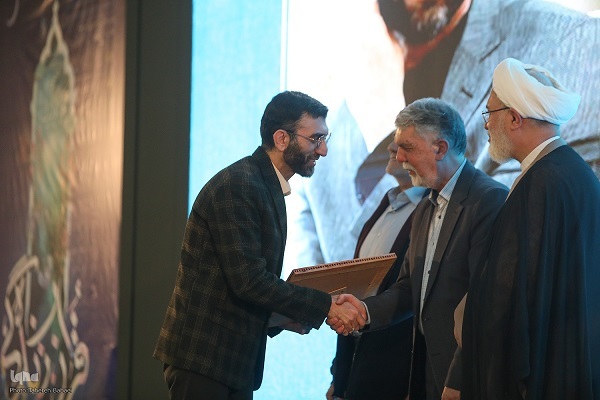 خدمت خالصانه به قرآن و اهل بیت در قاب رسانه ملی