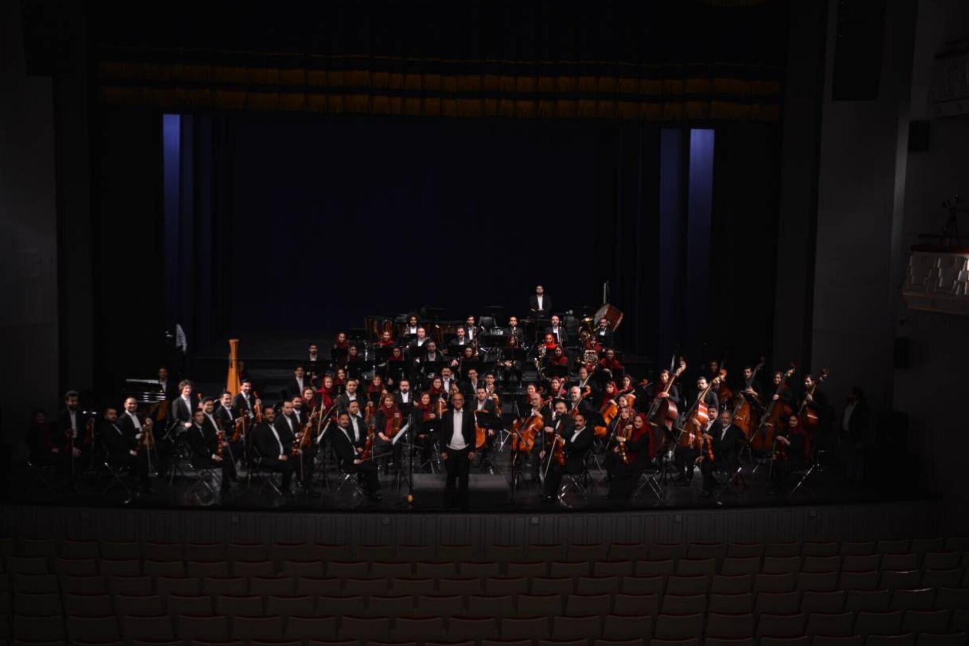 نوای میهن‌دوستی در قلب پایتخت / ارکستر سمفونیک تهران برای ایران در برج آزادی می‌نوازد