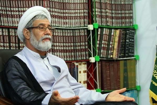 حجت‌الاسلام علی‌نقی فقیهی استاد تمام علوم تربیتی دانشگاه قم