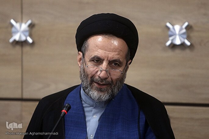 جامعه دانشگاهی با تبیین مفاهیم دینی انسجام ملی را تقویت کنند