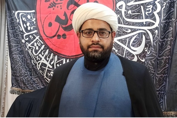 راز مانایی مکتب حسینی اخلاص است/ تزویر باعث بی‌برکتی از حسین(ع) گفتن می‌شود+صوت