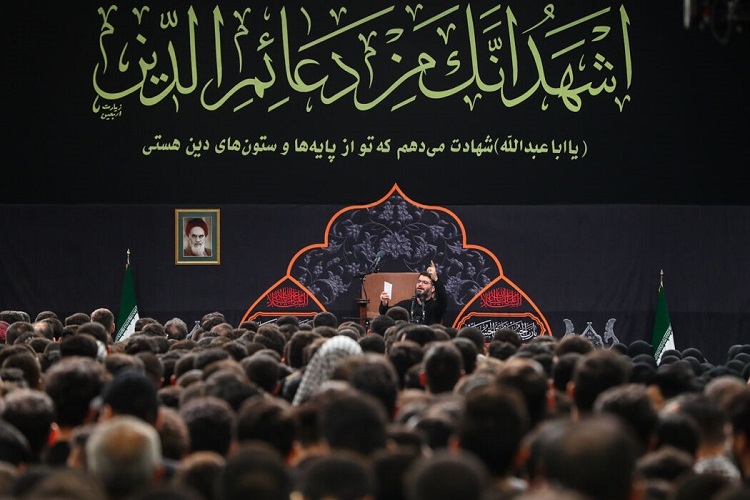 مراسم عزاداری هیئتهای دانشجویی در حسینیه امام خمینی(ره) مراسم عزاداری هیئتهای دانشجویی در حسینیه امام خمینی(ره)