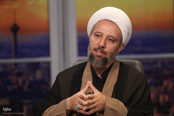 سرچشمه ققنوس اتحاد و عزت ایرانی در نهضت حسینی است + فیلم