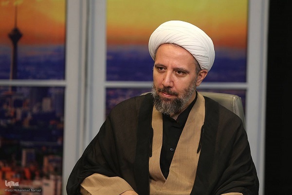 سرچشمه ققنوس اتحاد و عزت ایرانی در نهضت حسینی است + فیلم