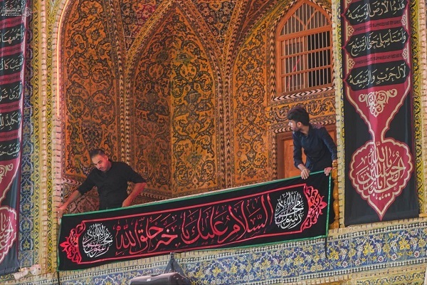 سیاه‌پوش شدن عتبه علوی به مناسبت سالروز وفات پیامبر (ص) + عکس