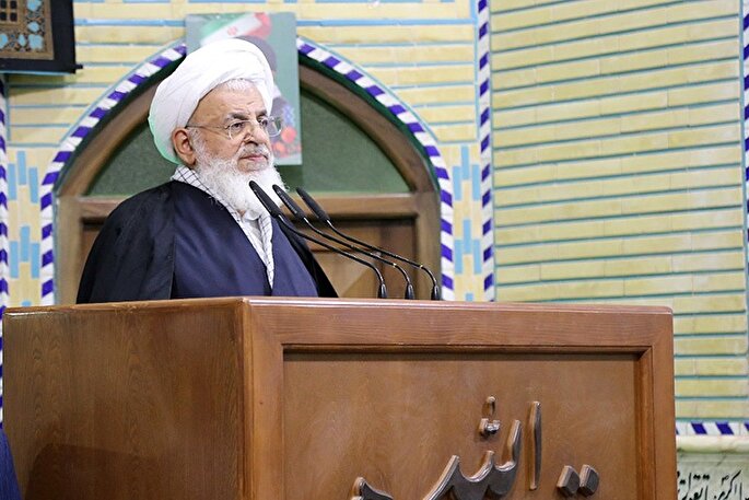 ایران قوی ضامن استقلال و سرافرازی ملت است