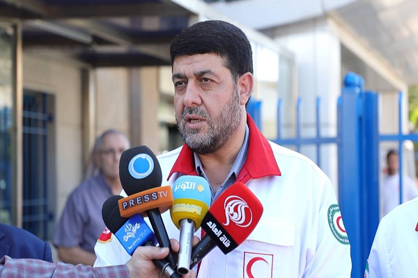 بدرقه امدادگران داوطلب هلال احمر برای خدمت رسانی در اربعین