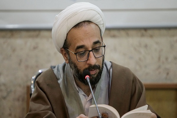 تسلط بر منابع دینی و آشنایی با دانش روز؛ مهمترین ویژگی یک خطیب مؤثر