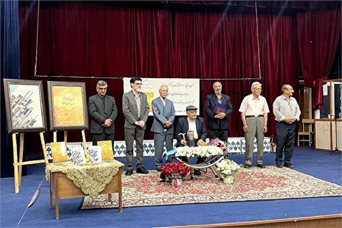 آیین رونمایی از ۲ عنوان کتاب در بروجن برگزار شد