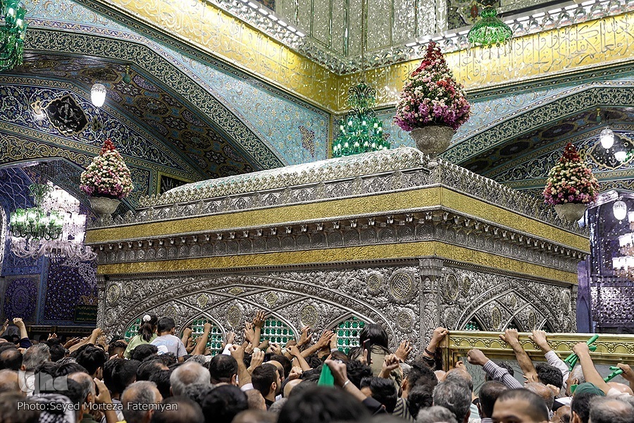 شنبه/ کشش عاطفی عمیق حرم رضوی برای زائران غیر ایرانی