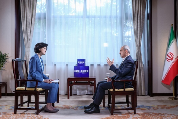 پزشکیان در گفتوگو با شبکه مرکزی تلویزیون چین پزشکیان در گفتوگو با شبکه مرکزی تلویزیون چین