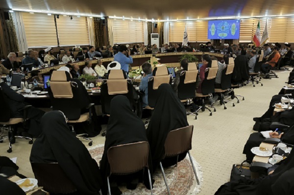 کسانی که می‌خواهند کار قرآنی کنند باید بهترین رفتار را با مردم داشته باشند