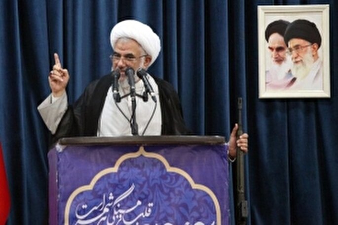 وحدت مصداق بارز تقوا و عامل نصرت الهی است