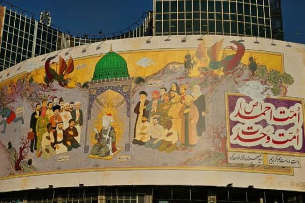 دیوارنگاره «اُمّت احمد(ص)» رونمایی شد دیوارنگاره «اُمّت احمد(ص)» رونمایی شد