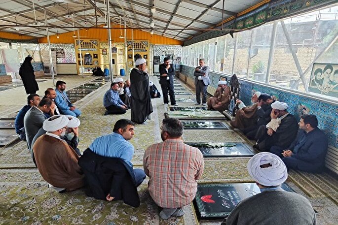 عطرافشانی گلزار شهدای امامزاده سیدملال(ع) قائم‌شهر