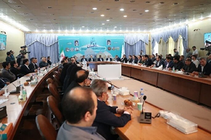 پزشکیان: جای تخریب نقد سازنده کنیم