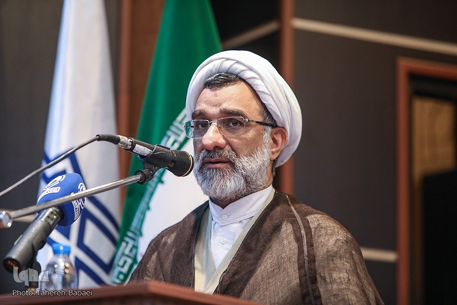 حجت‌الاسلام والمسلمین عبدالحسین خسروپناه، دبیر شورای‌عالی انقلاب فرهنگی