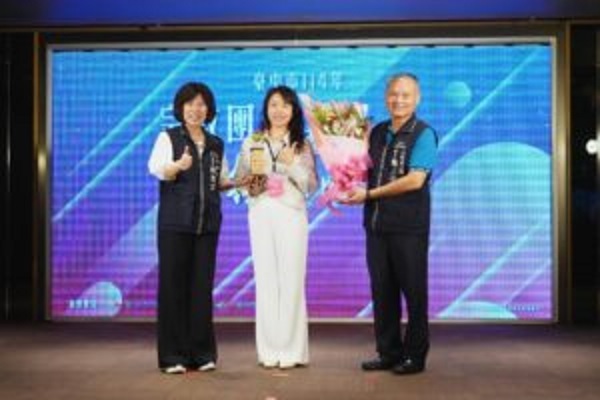 تجلیل از فعالیتهای مسجد تایچونگ در تایوان تجلیل از فعالیتهای مسجد تایچونگ در تایوان