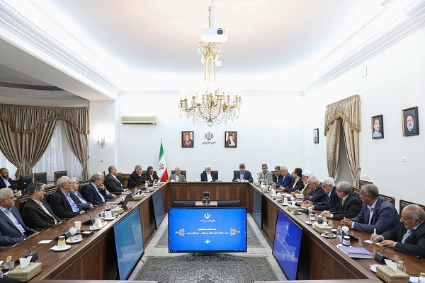 عارف در نشستی با اتحادیه دانشگاهها و مؤسسههای آموزش عالی غیردولتی عارف در نشستی با اتحادیه دانشگاهها و مؤسسههای آموزش عالی غیردولتی