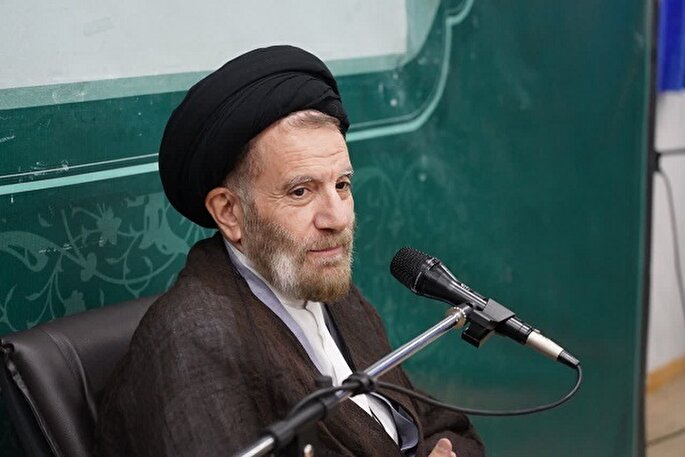 حوزه علمیه محلی برای تربیت عالم متعهد است