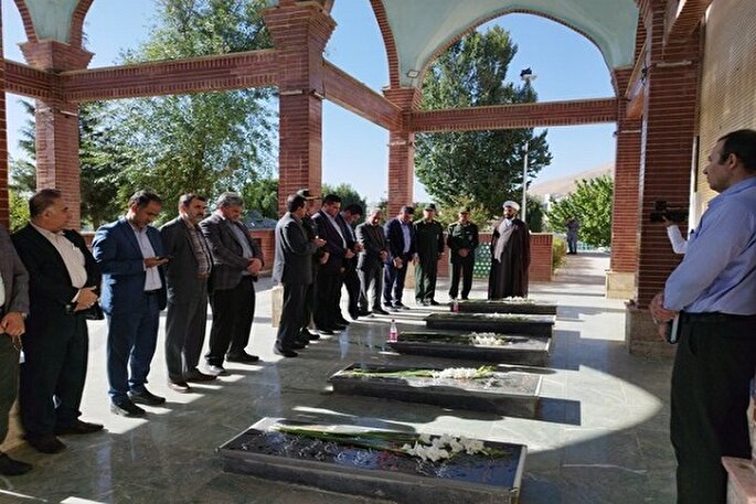 وحدت و انسجام مردم نخستین عامل پیروزی است