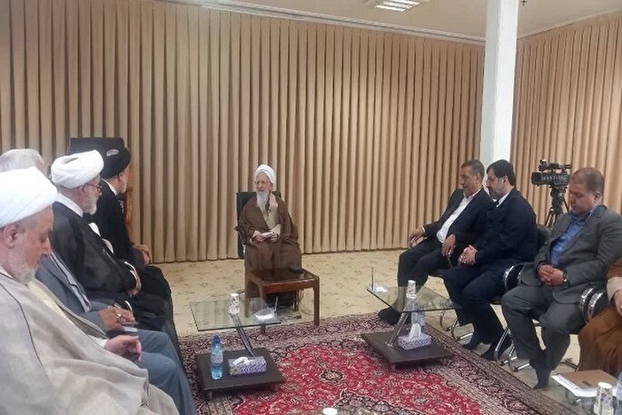 دیدار معاون اجرایی رئیس‌جمهور با آیت‌الله جوادی‌آملی