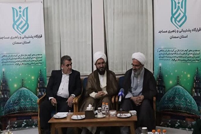 مساجد باید با محوریت عموم مردم فعالیت کنند