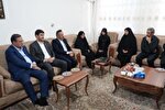 دیدار وزیر ارتباطات و فناوری اطلاعات با خانواده شهید سردار نارنجی در ارومیه