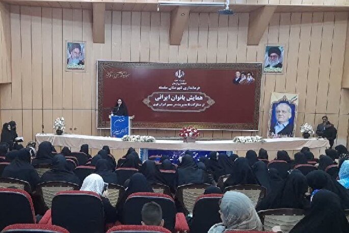 بانوان فرهیخته سرمایه‌های توانمند جامعه هستند
