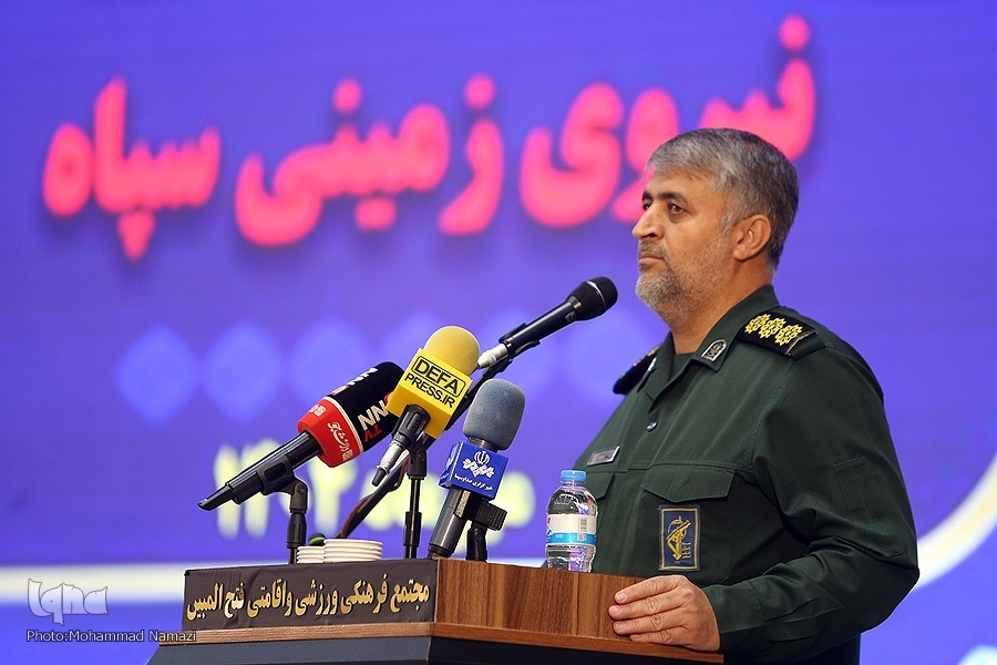 سلاح پُرتوان ما در برابر تهدیدات دشمنان، قرآن است