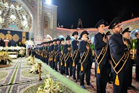 آیین شمع‌گردانی خادمان در حرم بانوی کرامت برگزار شد 
+ فیلم