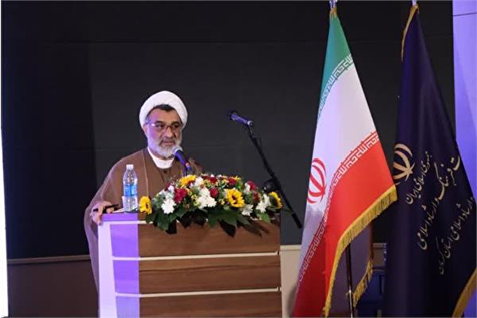 شورای فرهنگ عمومی قرارگاه حل مسئله در استان‌ها است