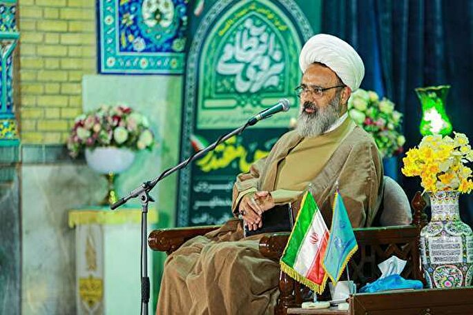 شیعه واقعی زینت اهل بیت(ع) است