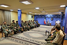 عکس | دیدار جمعی از فرماندهان و رؤسای عقیدتی سیاسی با امام جمعه تبریز
