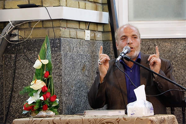 جلسه آموزش قرآن «محسن امیری» در مسجد المهدی (عج)