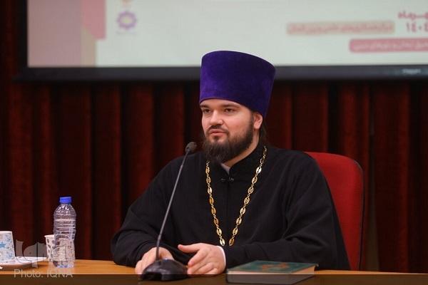 کشیش نیکیتا کوزننتسف، رئیس دانشگاه الهیات ارتدوکس قازان روسیه کشیش نیکیتا کوزننتسف، رئیس دانشگاه الهیات ارتدوکس قازان روسیه