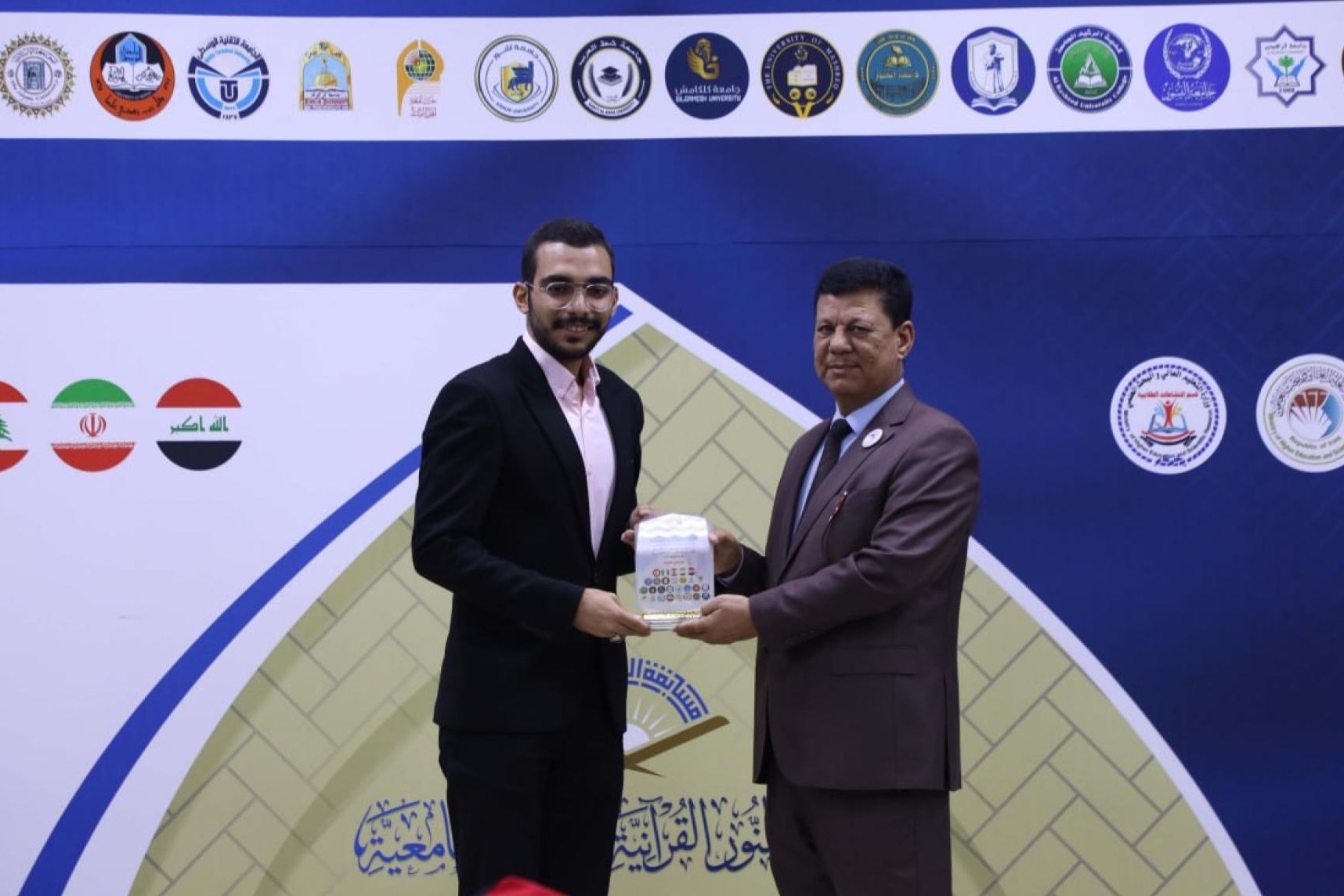 «سبحان قاری» رتبه دوم مسابقهالنور را دریافت کرد «سبحان قاری» رتبه دوم مسابقهالنور را دریافت کرد