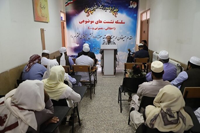 راهبرد اصلی تبلیغ دین در تعامل اخلاقی با مردم است