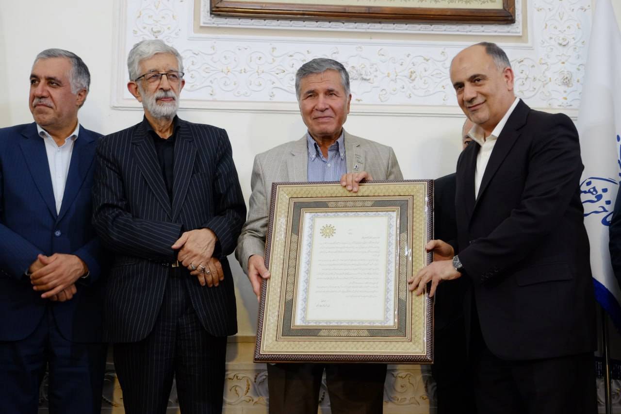 از پژوهش در سایه فردوسی تا ترجمه تفسیرگونه قرآن در آثار محمدجعفر یاحقی