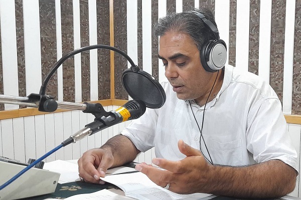 هنوز آماده نیست و تمام نشده////پرواز روح بلند «بابانظر» بر دو بال صدا و کتاب هنوز آماده نیست و تمام نشده////پرواز روح بلند «بابانظر» بر دو بال صدا و کتاب