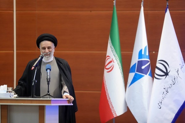 اعطای تسهیلات ۴۰۰ میلیون ریالی برای زائران عمره مفرده دانشگاه آزاد اسلامی