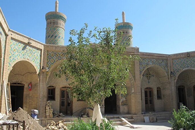 آغاز مرمت مشارکتی مسجد و مدرسه خانم زنجان